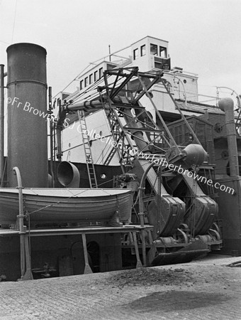 DOCKS UNLOADING GRAIN